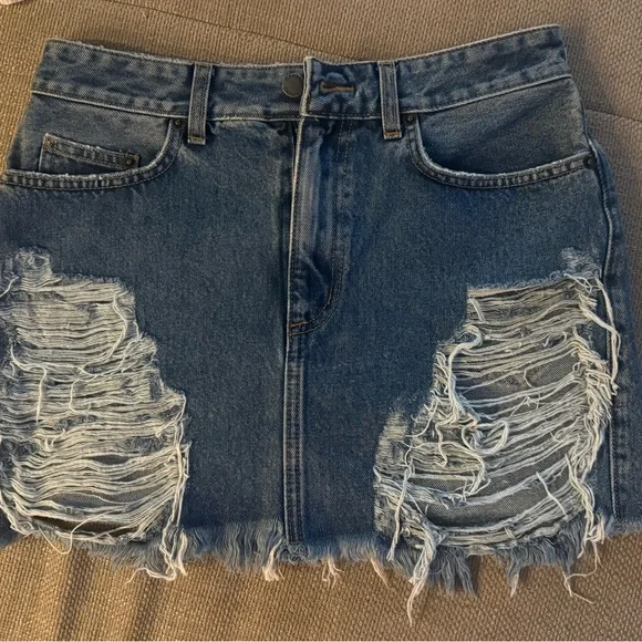 Denim Distressed Mini Skirt Carmar 27 - Picture 2 of 7
